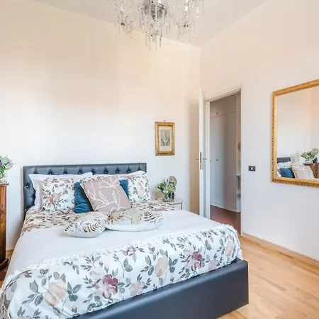 Panoramic Penthouse With Views And Elevator Lucca