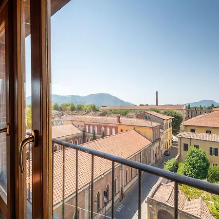 Panoramic Penthouse With Views And Elevator Lucca