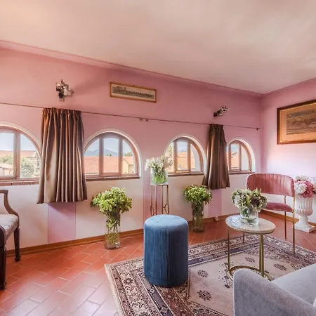 Panoramic Penthouse With Views And Elevator Lucca